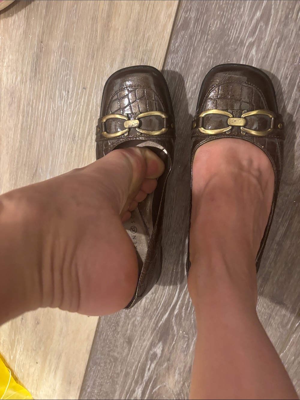 Karen Scott slip on ballet flats in chocolate with buckle size 7 - Picture 10 of 10